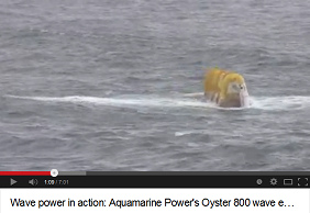 Das Auster-Wellenkraftwerk
                              "Oyster" auf einer der
                              Orkney-Inseln in Nord-Schottland, Ablauf
                              2