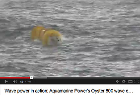 Das Auster-Wellenkraftwerk
                              "Oyster" auf einer der
                              Orkney-Inseln in Nord-Schottland, Ablauf
                              8