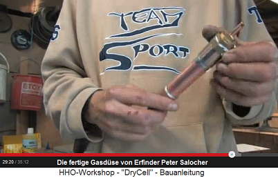 Erfinder Peter Salocher zeigt seine
                          Gasdse