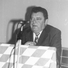 Der ewige, cholerische Polterer
                          Franz-Strauss mit seiner Kritikunf�higkeit und
                          Intoleranz k�nnte vielleicht auch unter dem
                          ewigen Quecksilberdampf gelitten und einen
                          grossen Amalgamschaden und Nervenschaden
                          erlitten haben, aber von diesem Nervenschaden
                          hat ihm keiner etwas gesagt...