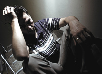 Depresson kann durch chronische
                                Quecksilberdampf-Exposition verursacht
                                sein. Die Medizin gibt dann einfach ein
                                paar Antidepressiva, oder schickt die
                                Leute in Therapie, aber gel�st ist das
                                Problem damit nicht...