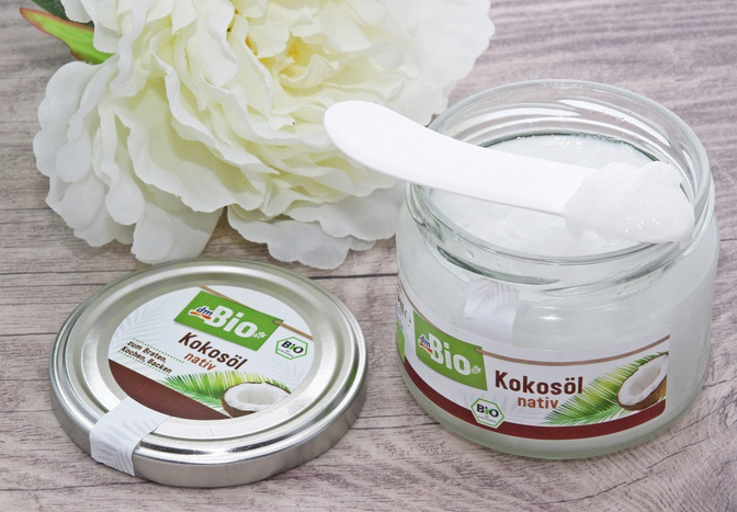 Cold-pressed native coconut oil (in a
              massive form up to 25�C)