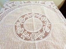 Telas: mantel hecho de fibras de coco en blanco