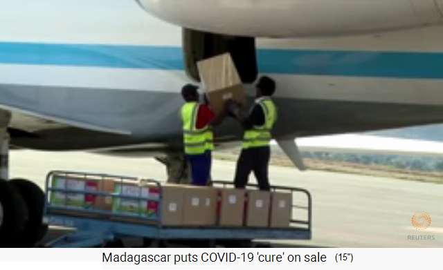 Madagaskar 8.5.2020: Die
                            Kisten mit dem Heilmittel gegen Corona19 mit
                            Artemisia annua werden ins Flugzeug aus
                            Tansania verladen