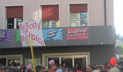 Demo
                    Winterthur 18.9.2021: Transparent 21 stellt klar
                    fest: My body - my choice (Selbstbestimmung �ber den
                    K�rper)