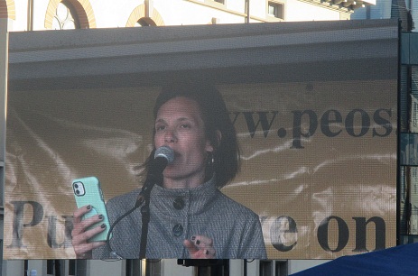 Demo Winterthur 18.9.2021:
                      Reden 07: Eine Mutter aus dem Kanton Aargau
                      protestiert vehement gegen Kinderimpfungen, weil
                      Kinder mit Corona kaum Probleme haben