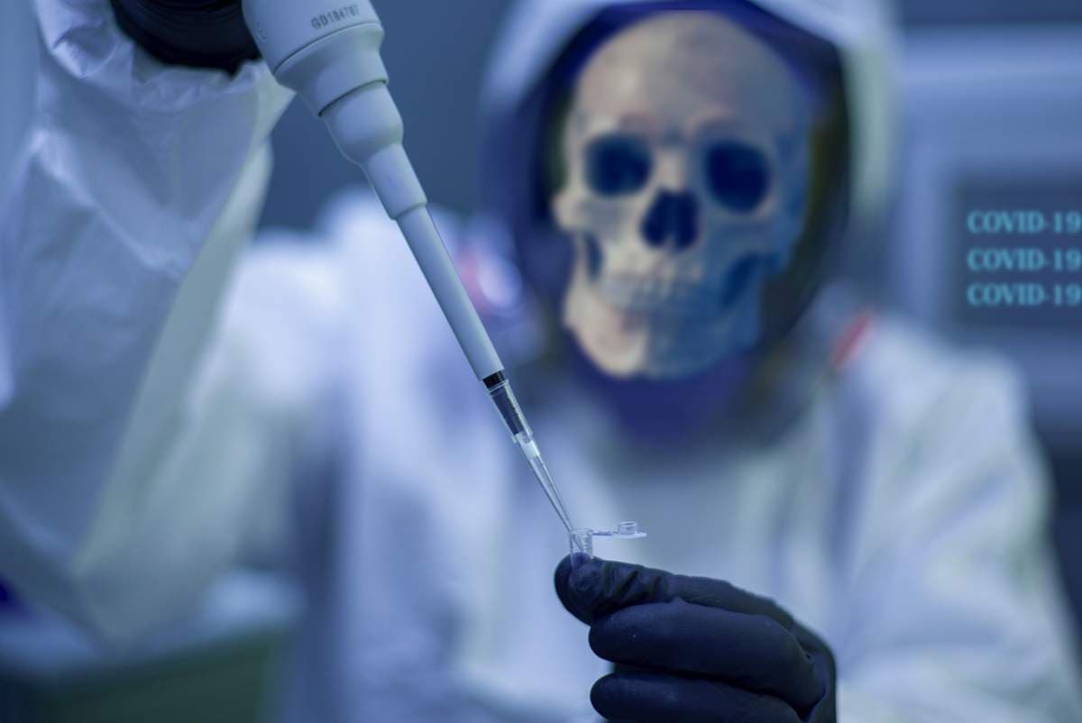 Hacker
                    knacken die Server der Impfstoffhersteller – Es gibt
                    wohl tatschlich „Todeschargen“ unter den Spritzen!
