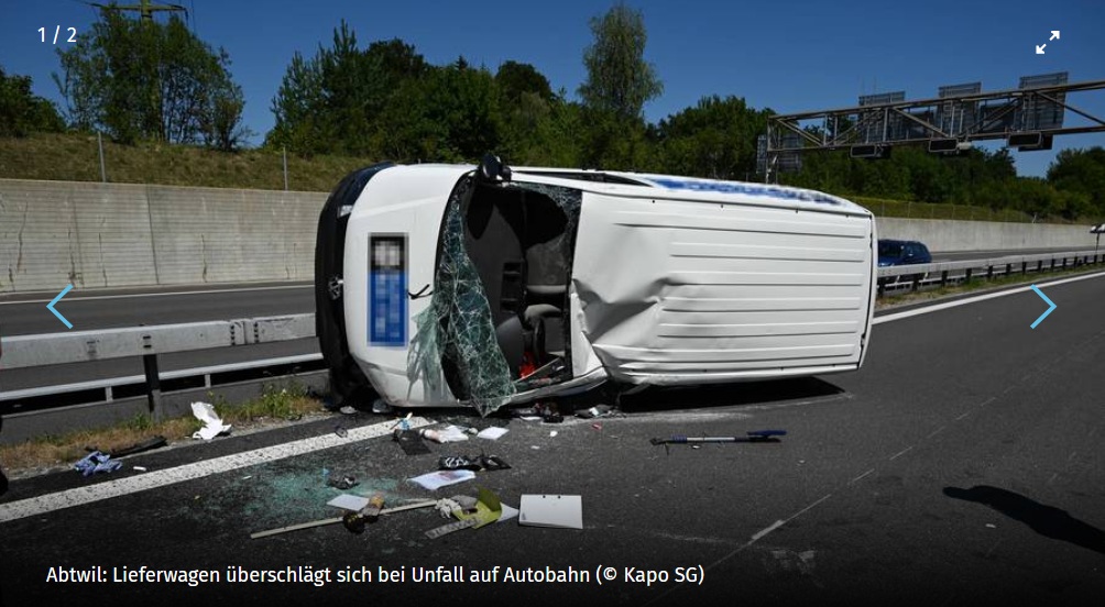 Verdacht Vaccident St. Gallen
                    10.8.2022: Immer müde? Lieferwagen fährt in
                    Absperrung: A1 bei Abtwil: Frontal in Absperrung
                    gefahren: Lieferwagen überschlägt sich