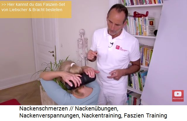 Massage gegen Nackenschmerzen mit
                    Nackenrolle 02 am Nacken