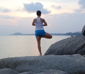Joga:
                                  Oberschenkel-Quadrizeps dehnen am
                                  Ufer