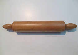 Mit der K�chenrolle (Wallholz)
                                    zwischen R�cken und Matratze heilen
                                    die Bandscheiben