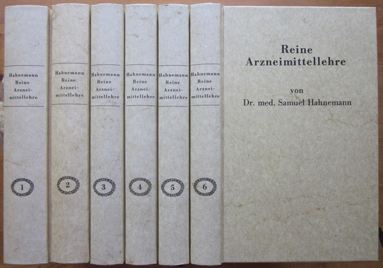 Buch von Hahnemann
                "Arzneimittellehre" 6 Bnde