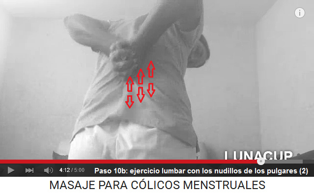 Paso 10b: ejercicio lumbar con los nudillos
                    de los pulgares dando masaje a la columna en el
                    sacro (2) - 20x