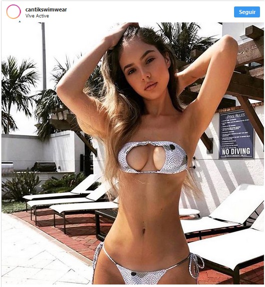 BH-Nackentr�ger �ber der Brust verknotet
              und verstaut -