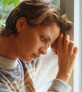 Wenn der Kopf auf die Stirn aufgest�tzt
                            ist, sind die Z�hne ebenso nicht in Gefahr,
                            dass sie zusammenbeissen