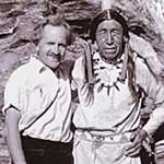 Dr. Alfred Vogel,
                          in den 50er Jahren mit einem Fhrer der
                          Primrnatinoen, Black Elk