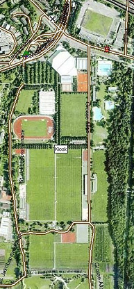Beispiel eines Fussballstadions
                            (oben) und die Trainingspltze des Nachwuchs
                            (Beispiel Basel)