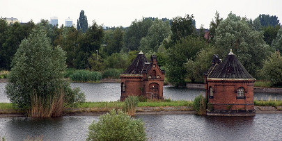 Brunnenhuschen der
                          Filtrieranlage auf der Insel
                          "Kaltehofe" bei Hamburg