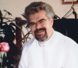 Dr. Wolfgang
                                W�ppel, portrait [13], he healed 100s of
                                cancer cases with an integral method