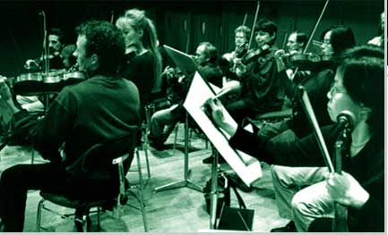 Orchestermusiker der Tonhalle, Z�rich: Wieviel
                Lust, wieviel Zwang, Stress und K�rperverletzung steckt
                dahinter?