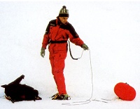 Lawinenball im Test ausgel�st und auch am
                          G�rtel verbunden [25]