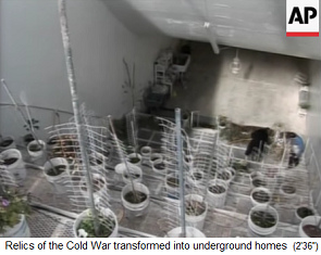 Nebraska,
                                un silo de cohetes se convierte en un
                                invernadero medio enterrado, las
                                verduras