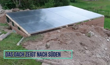 Das Dach (Hohlkammerplatte), Sicht
                      halb schr�g