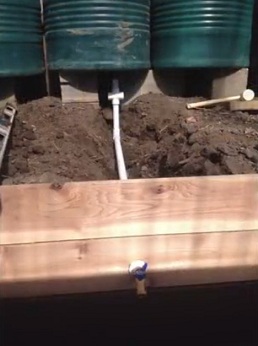 Einige
                                Wasserf�sser haben einen Anschluss mit
                                Wasserhahn