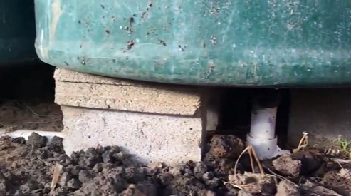 Das R�hrensystem
                                unter den Wasserf�ssern 02