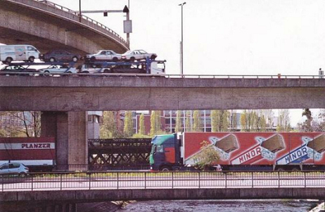 Basel: Autobahndreieck nach Frankreich.
                            So was soll dort an die Wiese kommen?