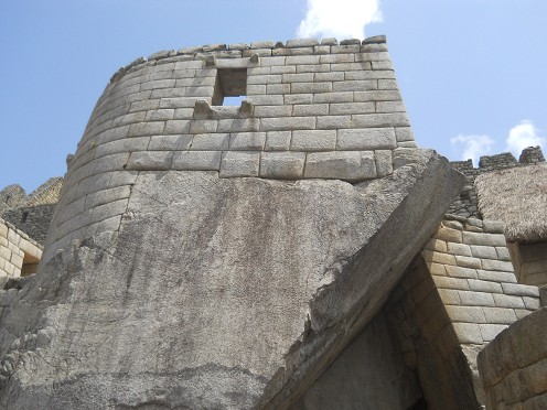 Machu Picchu (Peru), the sun
                      temple with a curved dry wall