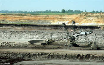 El hombre
                              blanco robando la Tierra, p.e. por minas
                              abiertas de carb�n