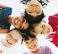 Lachende Kinder, z.B. in Linz