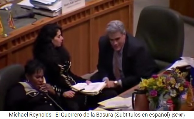 Renni Zifferblatt mit Komiteemitgliedern im
Plenarsaal von Santa Fe Renni Zifferblatt
mit Komiteemitgliedern im Plenarsaal von Santa Fe