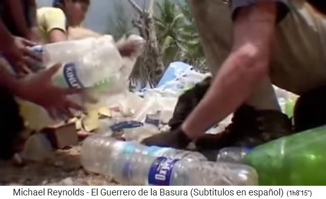 Islas Andamán 2005: Los niños
                      traen botellas de plástico y reciben 1 rupia por
                      botella de Reynolds