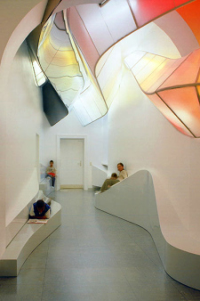 Ein Flur der Erika-Mann-Schule wurde z.B.
                        als "Silberdrachen" gestaltet