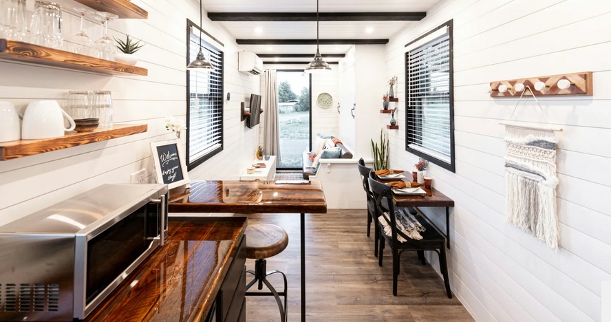 Wohnen auf knappem Raum muss
nicht zwingend mit Verzicht
einhergehen. Eine durchdachte
Inneneinrichtung hilft dabei, den Raum
ideal auszunutzen Wohnen auf
knappem Raum muss nicht zwingend mit
Verzicht einhergehen. Eine durchdachte
Inneneinrichtung hilft dabei, den Raum
ideal auszunutzen