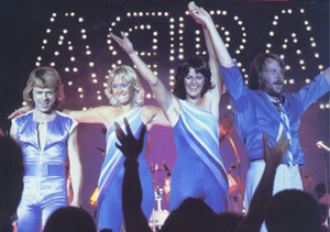 ABBA auf der Bhne mit einfachen
                      Botschaften.