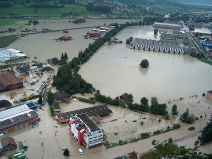 Hochwasser
                        Schweiz 2005 Schattdorf: berschwemmt durch
                        Hochwasser; flood inondation