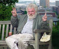 Alkoholiker
                      verwarlost und vereinsamt 01