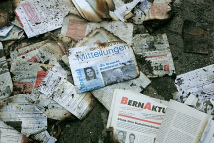 6.10.2007: Schande von Bern 025:
                        SVP-Zeitungen angebrannt