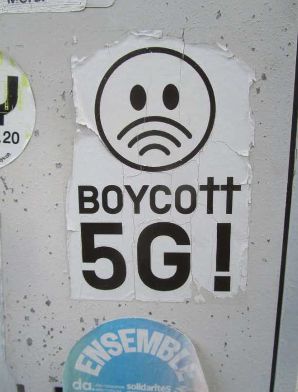 Widerstand gegen 5G-Strahlung am 18.11.2024:
Kleber an einem Briefkasten in Yverdon Widerstand
gegen 5G-Strahlung am 18.11.2024: Kleber an einem
Briefkasten in Yverdon