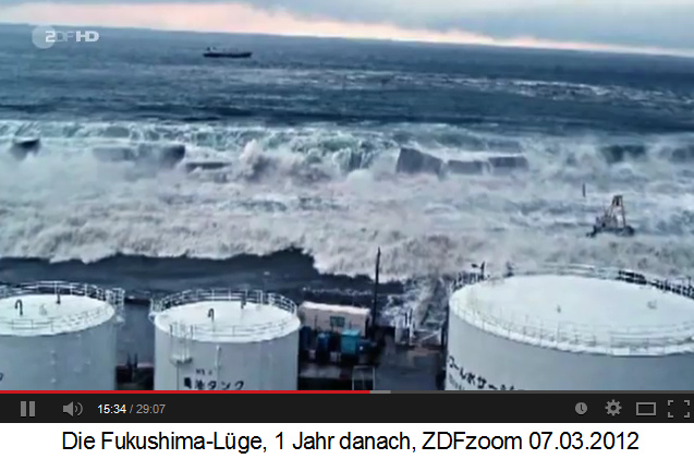 Tsunami in Japan 2011, beim Atomkraftwerk
                Fukushima Daiichi berwindet der Tsunami die Schutzmauer
                (02)