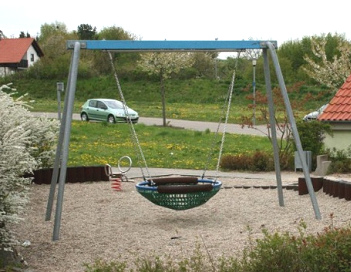 Bird's nest swing 01 at
                            Beethoven Lane in Kirchardt, BW, Germany