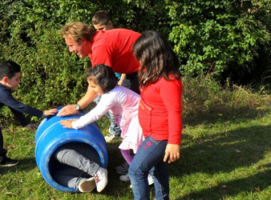 Playground party 01,
                            barrel rolling in Berlin-Wedding
