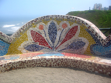 Fantasa 06: banco en forma de olas
                              con mosicos en el parque de los
                              enamorados en Lima-Miraflores en el Per,
                              vista de cerca de un flor