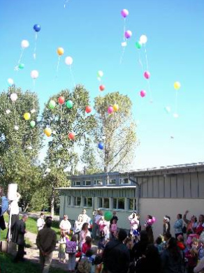 Fiesta en el parque
                              infantil 06, una acci�n con balones en
                              Calw