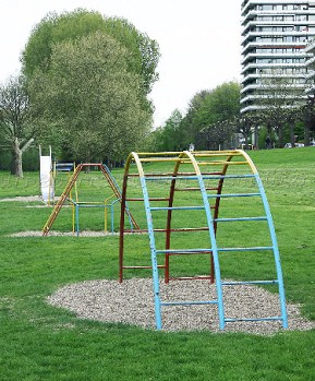 Klettern 04: Metallgest�nge in
                              K�ln-Rodenkirchen