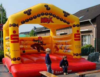 Trampolin 19: H�pfburg
                            des DRK Dinslaken-Voerde, Deutschland