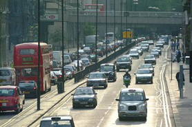 En Inglaterra y sus
                        colonias de antes (aqu�: en Londra) hay la
                        circulaci�n por la izquierda